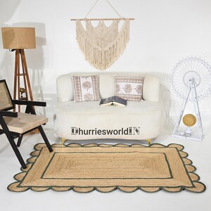 A jute rug is a type of area rug made from the natural fibers of the jute plant, which is primarily grown in India and Bangladesh. It’s a popular choice for home decor due to its eco-friendliness, affordability, and rustic charm.
