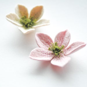 Handgemachte Rosa Christrose Blüte, Filz Blumen Brosche, 6,5 cm Wolle Blumen Anstecknadel Bild 10