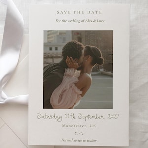 Modello di Save the Date con foto / Illustrazioni scritte a mano e disegnate a mano, invito di nozze con foto retrò su misura, download modificabile, 001 originali