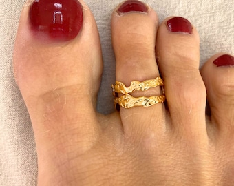 Filigree Hammered Gold Toe Ring - Foot Ring - Waterproof - 18K Gold Plated - Hypoallergenic - Adjustable - MIHO Studio