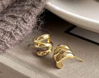 High-quality mini wave triple hoop earrings gold - 925 silver and 18K gold plated - waterproof - hypoallergenic - MIHO Studio