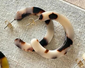 Mini Hoop Earrings - Earrings/Ear Studs Round Circle Acetate - Hypoallergenic - Tortoiseshell - Nickel Free - MIHO Studio