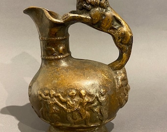 Historical bronze handle jug in the style of Antiquity Vienna around 1870 with lion decoration and figure decoration Excavation find historicism bronze jug Roman