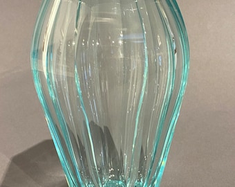 Signed Moser Karlsbad glass vase in blue glass in peel cut executed around 1930 collector&#39;s glass Art Deco glass vase Bohemian glass art