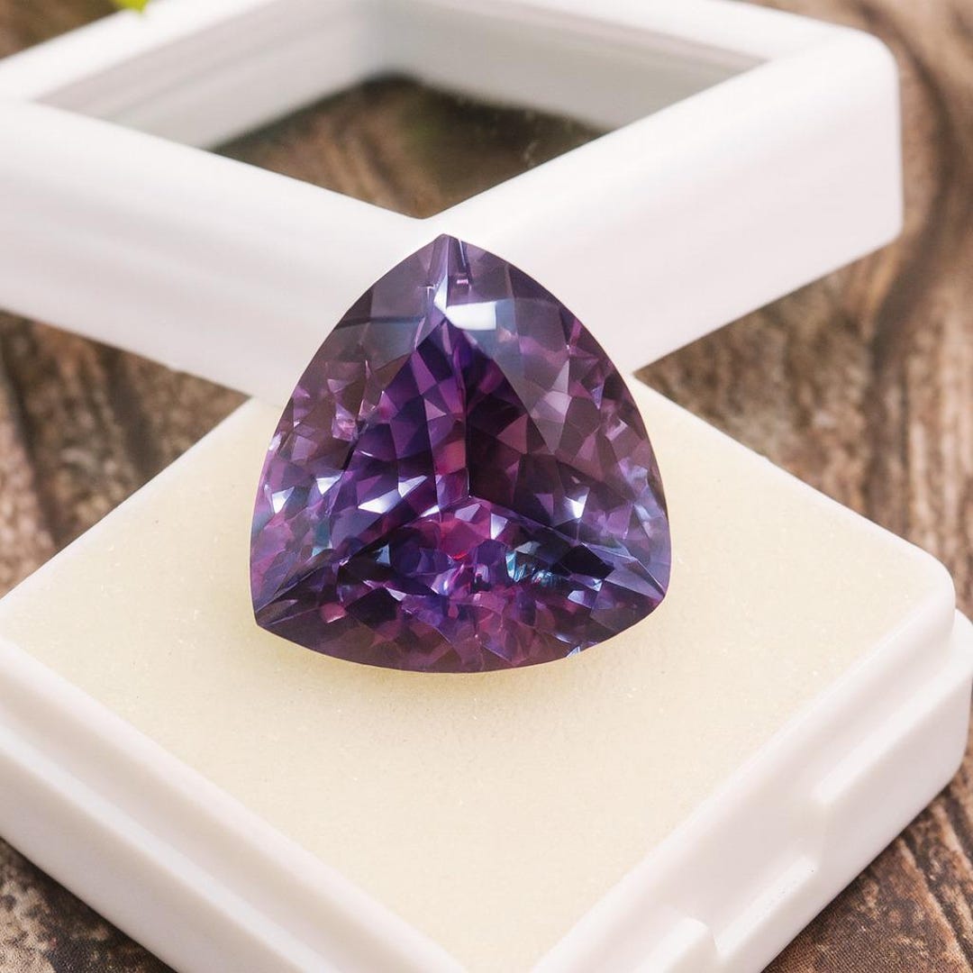 16 64 Ct Trillion Alexandrite Gemstone Color Changing Jewelry Stone Etsy 16 64 Ct Trillion Alexandrite Gemstone Color Changing Jewelry Stone Etsy