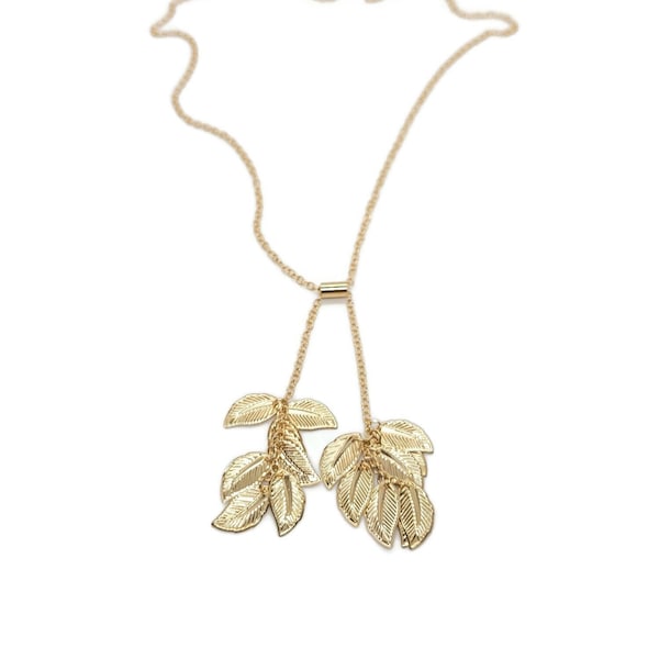 Collier sautoir doré avec feuilles