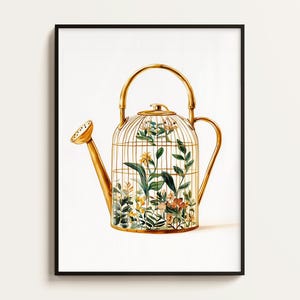 Peut inclure: Un arrosoir en or avec un motif de cage &agrave; oiseaux, rempli de feuilles vertes et de fleurs blanches.