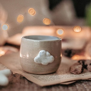 Handmade ceramic mug decorated with cloud Ptit format espresso