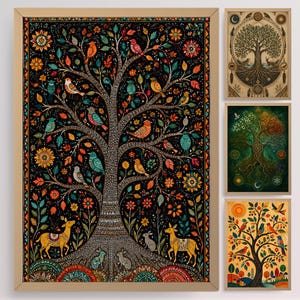 Puede incluir: Un gran cuadro decorativo enmarcado que muestra un árbol central con pájaros coloridos, flores y ciervos sobre un fondo negro, acompañado de tres láminas enmarcadas más pequeñas que representan diversas ilustraciones de árboles.