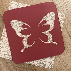Carte de correspondance papillon SVG, carte de voeux avec enveloppe incluse. Téléchargement numérique. Svg, dxf, png, pdf. Compatible avec Cricut et plus encore !