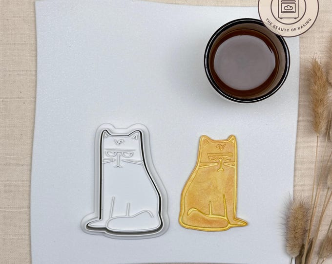 Amused Cat Cookie Cutter | Dog Mom Gift | Fur Baby Sugar Cookie Tool