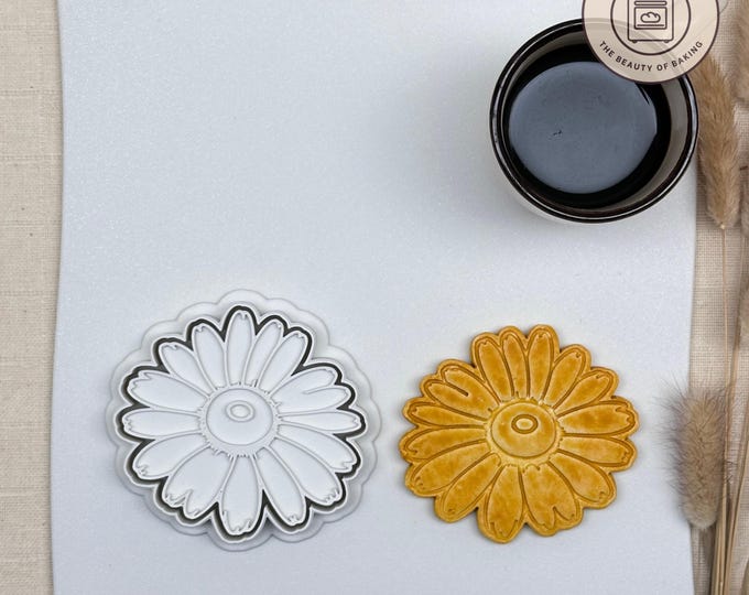 Daisy Flower Cookie Cutter for Spring Baking, Garden Party Favors, Floral Themed Events, DIY Crafts, Biscuit Mold
