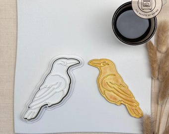 Raven Cookie Cutter - Mystical Bird Shape for Gothic Themes, Halloween Baking, and Unique Party Favors