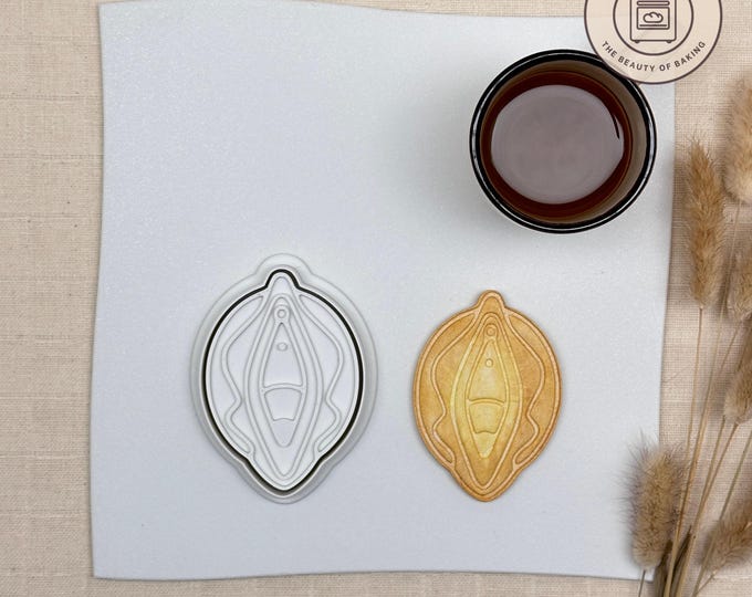 Vulva Cookie Cutter | Gag Gift Exchange | Flirty Biscuit Cutter