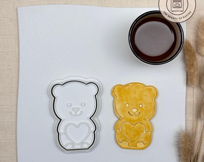 Bear Holding Heart Cookie Cutter | Valentines Day | Romantic Treats Cookie Stamp