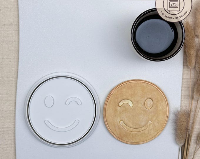 Emoji Wink Cookie Cutter | Wink Emoji Cookie Cutter | Emoji Party Theme