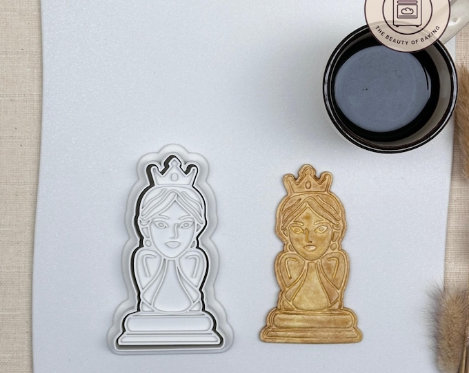 Chess Queen Cookie Cutter - Ideal for Chess Tournaments, Queen's Gambit Parties, and Elegant Baking