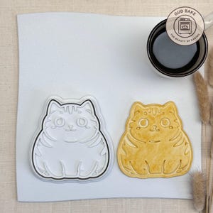 Fat Ocicat Cookie Cutter for Fun Cat Baking, Chubby Pet Parties, Whimsical Animal Cookies, Cute Biscuit Molds, Cat Lovers