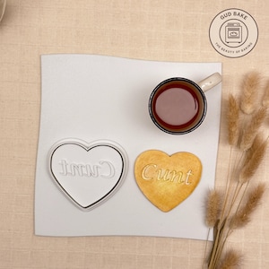 Tagliabiscotti a forma di fica / Addio al nubilato / Tagliabiscotti impertinente