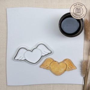 Tagliabiscotti a forma di cuore con ali / San Valentino / Tagliabiscotti a forma di cuore