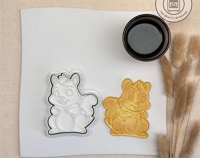 Squirrel Cookie Cutter | Forest Critter Biscuit Stamp for Autumn Parties, Woodland Themes, Nature Baking Adventures