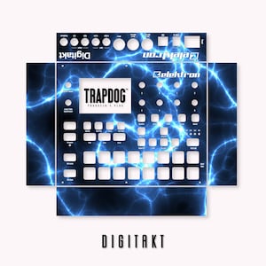 以下が含まれることがあります： 青い黒のElektron Digitaktドラムマシンで、稲妻模様が施されています。前面パネルには「TRAPDOG」という文字が印刷されています。
