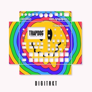 以下が含まれることがあります： Elektron Digitakt ドラムマシン用のカラフルな虹色の渦巻きデザインのスキ​​ン。スキンには、黒い文字で「TRAPDOG PRODUCER'S PLUG」と書かれた黄色のスマイリーフェイスが描かれています。