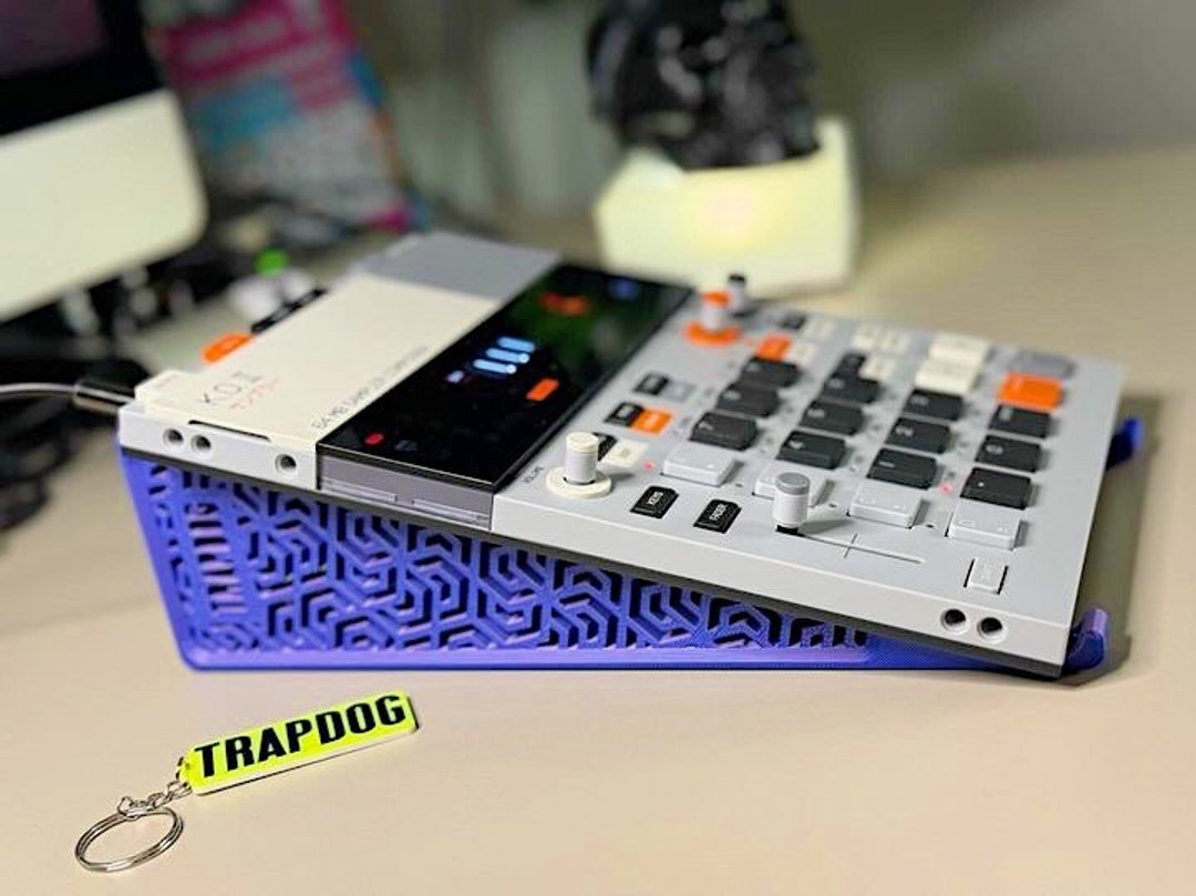 TRAPDOG® Teenage Engineering EP-133 Ko II Stand / 16.6 Degree