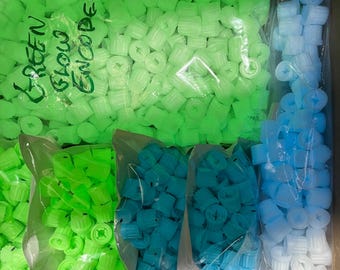 Couleur phosphorescente / Boutons colorés du codeur et du potentiomètre D-Shaft / Boutons ELEKTRON DIGITAKT / Boutons de la console de mixage / Boutons de l'égaliseur / Boutons du potentiomètre