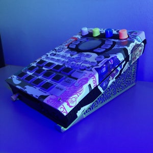 TRAPDOG® Roland SP404 OG-SX-A-MkII Stand / 16.6 Degree Tilt / 16 Colours / SP404 Stand / Studio Accessories / Gift for Producer