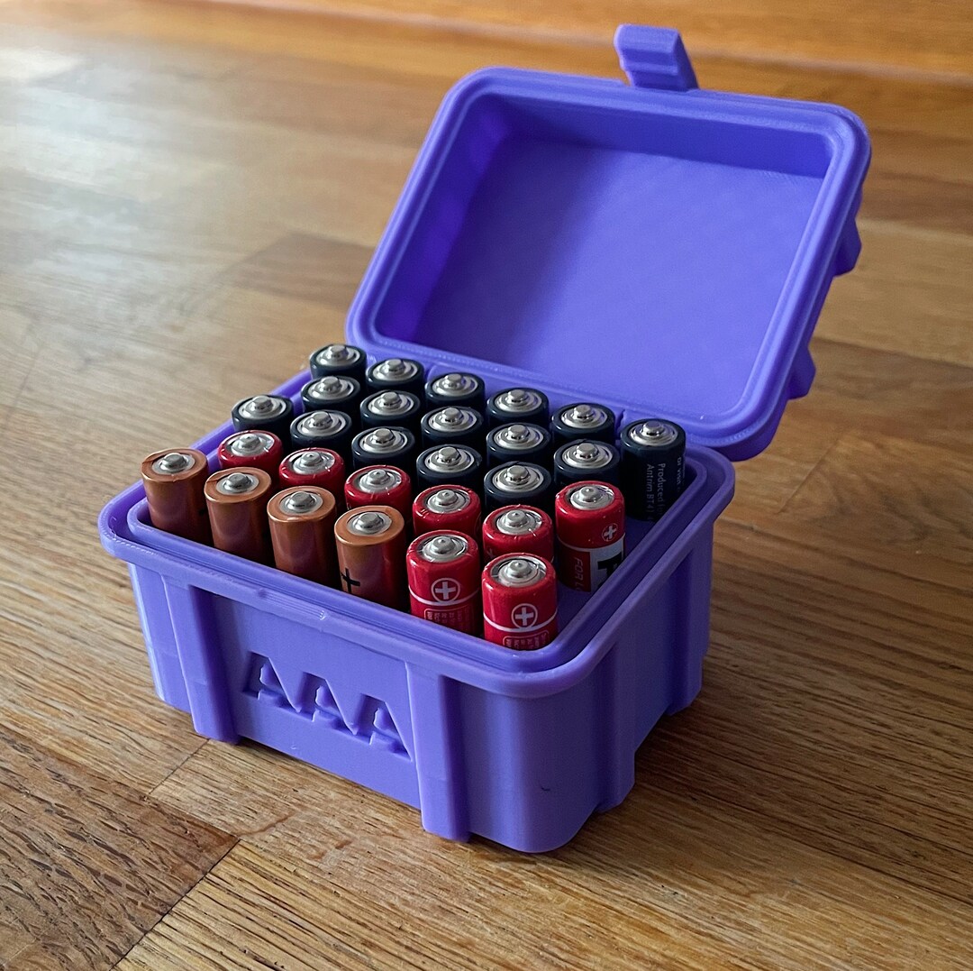 TRAPDOG® AA & AAA Battery Rugged Storage Box / Holds 29 Batteries