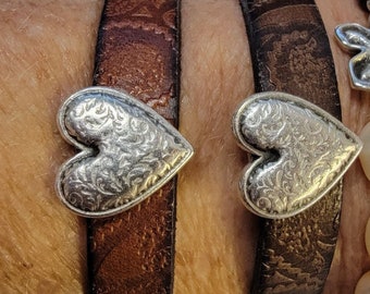Bracelets coulissants en cuir avec cœur