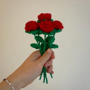 Bouquet de 6 roses en crochet