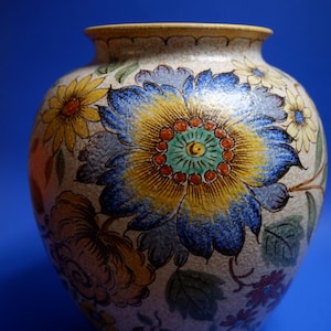 Large beautiful vase. Designed by PZH Zuid-Holland ceramics factory in Gouda Holland. Ceramic Art