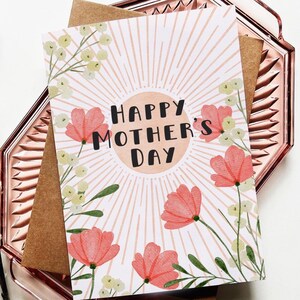carte pour la fête des mères | Coquelicots peints et soleil | Fêtez maman à l'occasion de sa journée spéciale | Blanc A7 (5 x 7)