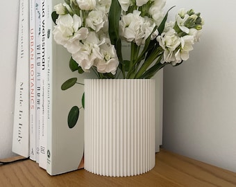 Circle Minimalist Book End Vase