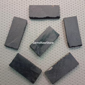 Svart obsidianskiva, grov ädelsten för smyckestillverkning (1 st 40-50 MM)