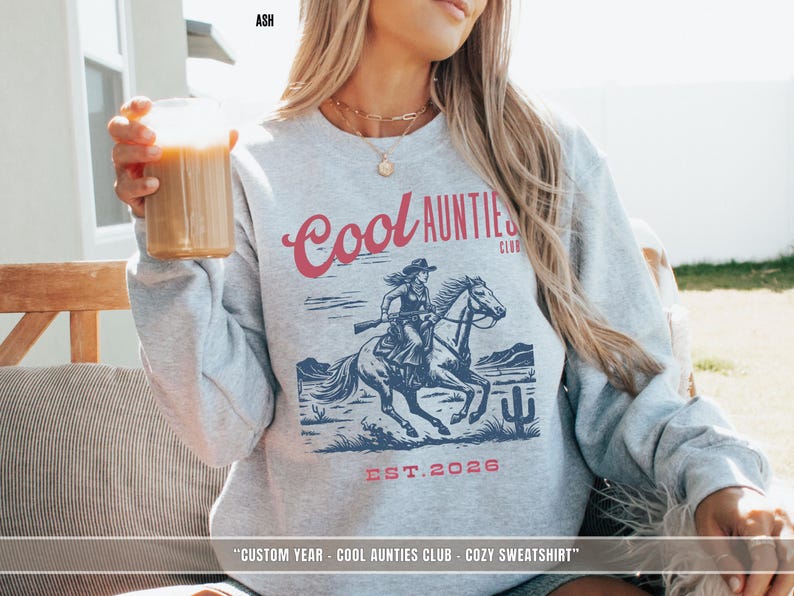 Western Cowgirl Crewneck Women Sweatshirt Cool Aunt Gift Auntie Club Design Vintage Style Pullover Custom Year Feature Matching Family Outfit Perfect Pregnancy Announcement Reveal Birthday Present Comfortable Casual Wear Retro Graphic