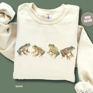 Trendy Frog Sweatshirt Gift for Frog Lover Naturalist Women's Crewneck Aesthetic Wildlife Frogcore Hoodie Shirt Garden Lover Frog Gift Ideas