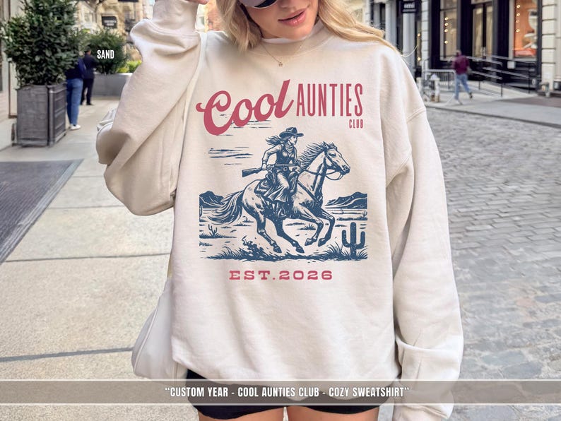 Auntie Club Sweatshirt Cool Aunt Gift Western Cowgirl Design Vintage Crewneck Women Pullover Custom Year Option Pregnancy Announcement Reveal Perfect Birthday Present Matching Family Photos Comfortable Casual Wear Retro Graphic Print