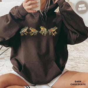 Wildlife Crewneck Frog Sweatshirt Gift Nature Lover Cottagecore Aesthetic Amphibian Fan Apparel Unisex Comfort Layer Boho Style Clothing Garden Enthusiast Present Cozy Casual Wear Perfect Birthday Gift Nature Theme Design Quirky Fashion