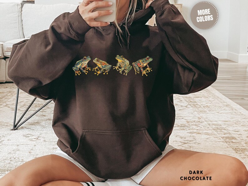 Wildlife Crewneck Frog Sweatshirt Gift Nature Lover Cottagecore Aesthetic Amphibian Fan Apparel Unisex Comfort Layer Boho Style Clothing Garden Enthusiast Present Cozy Casual Wear Perfect Birthday Gift Nature Theme Design Quirky Fashion