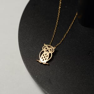 Owl pendant necklace in gold