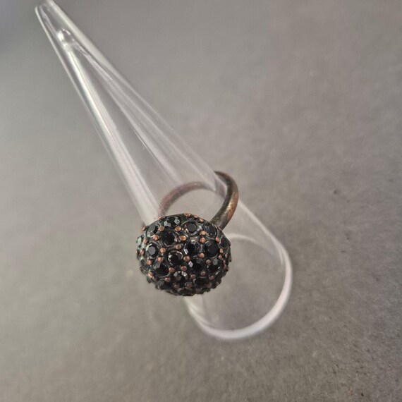Statement-Ring mit schwarzen Strasssteinen im Vin… - image 3