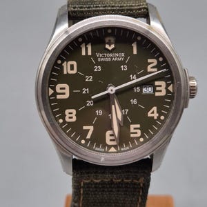 Victorinox Swiss Army Men&#39;s Watch – Robust field military design, steel & textile strap