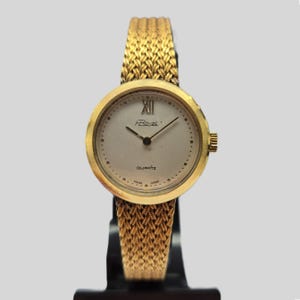 Elegant F.Royal ladies&#39; watch – classic design with gold bracelet
