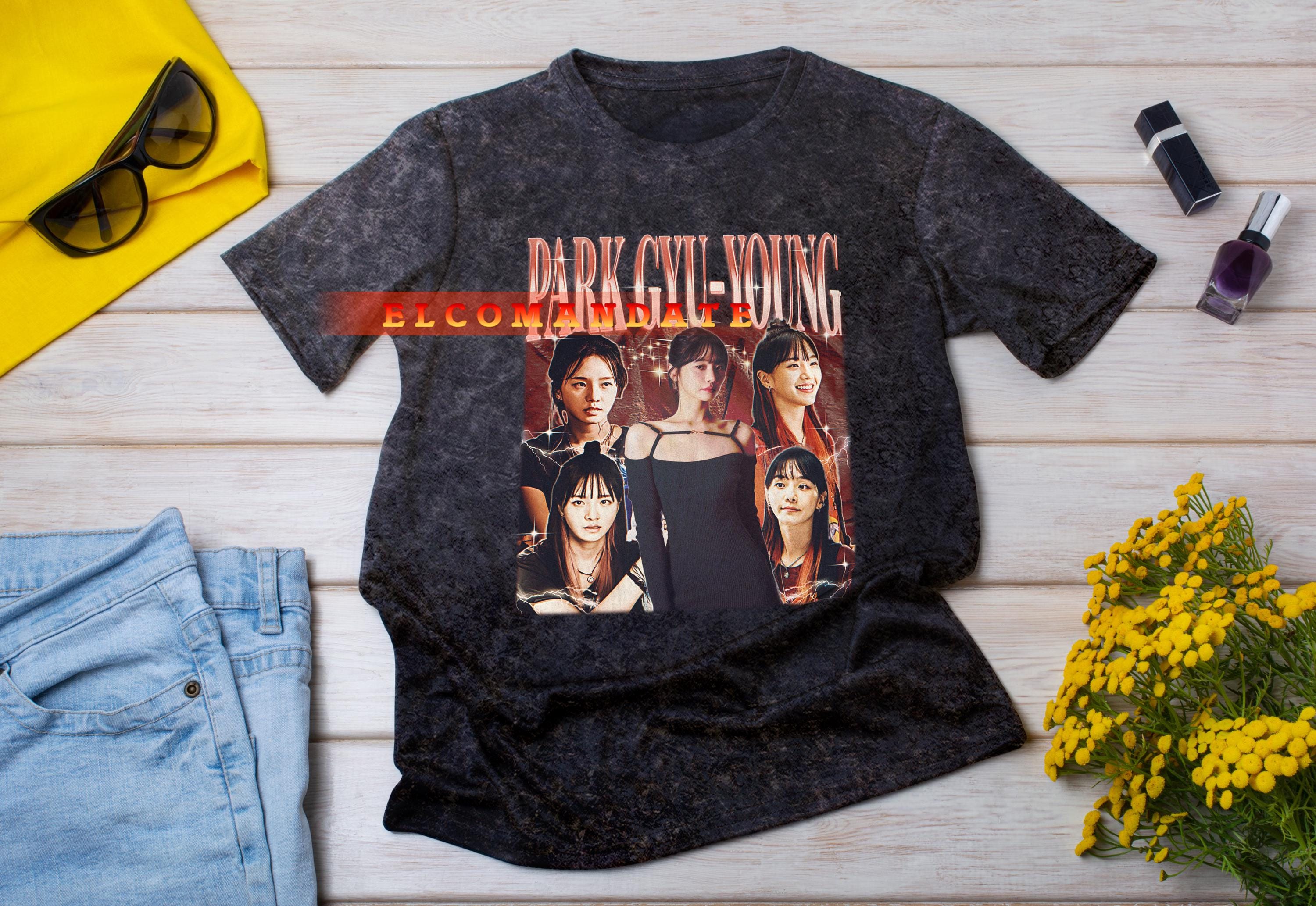Tシャツ・カットソー SATUR [Park Gyu-young PICK] (W) Classic Logo Short Sleeve T- PARK GYU-YOUNG Shirt - Park Gyu-young Vintage Shirt, Park