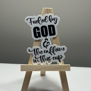 Gevoed door God en de cafeïne in deze bekersticker, Jezusstickers, bijbelstickers, koffiestickers, waterdichte stickers