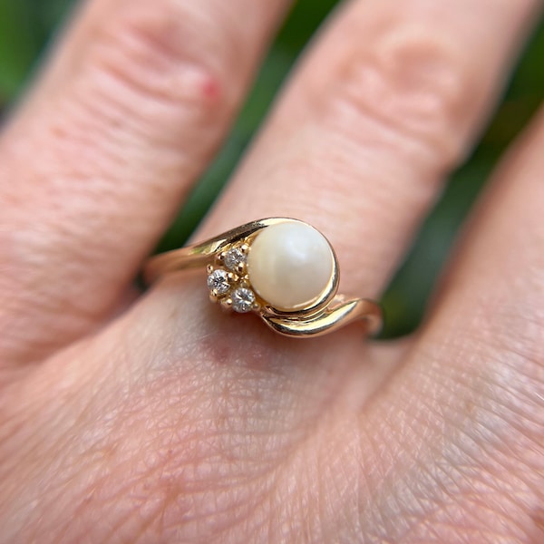 14K Yellow Gold Romanza Authentic Pearl and Diamond Ring