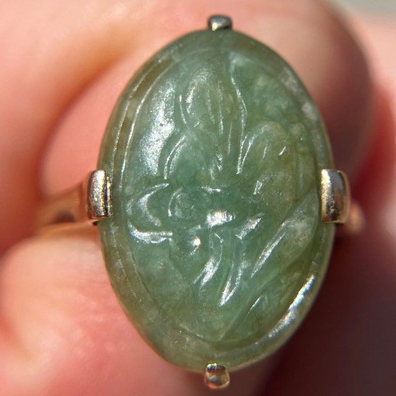 Carved Jadeite 14k Yellow Gold Floral Ring - image 8